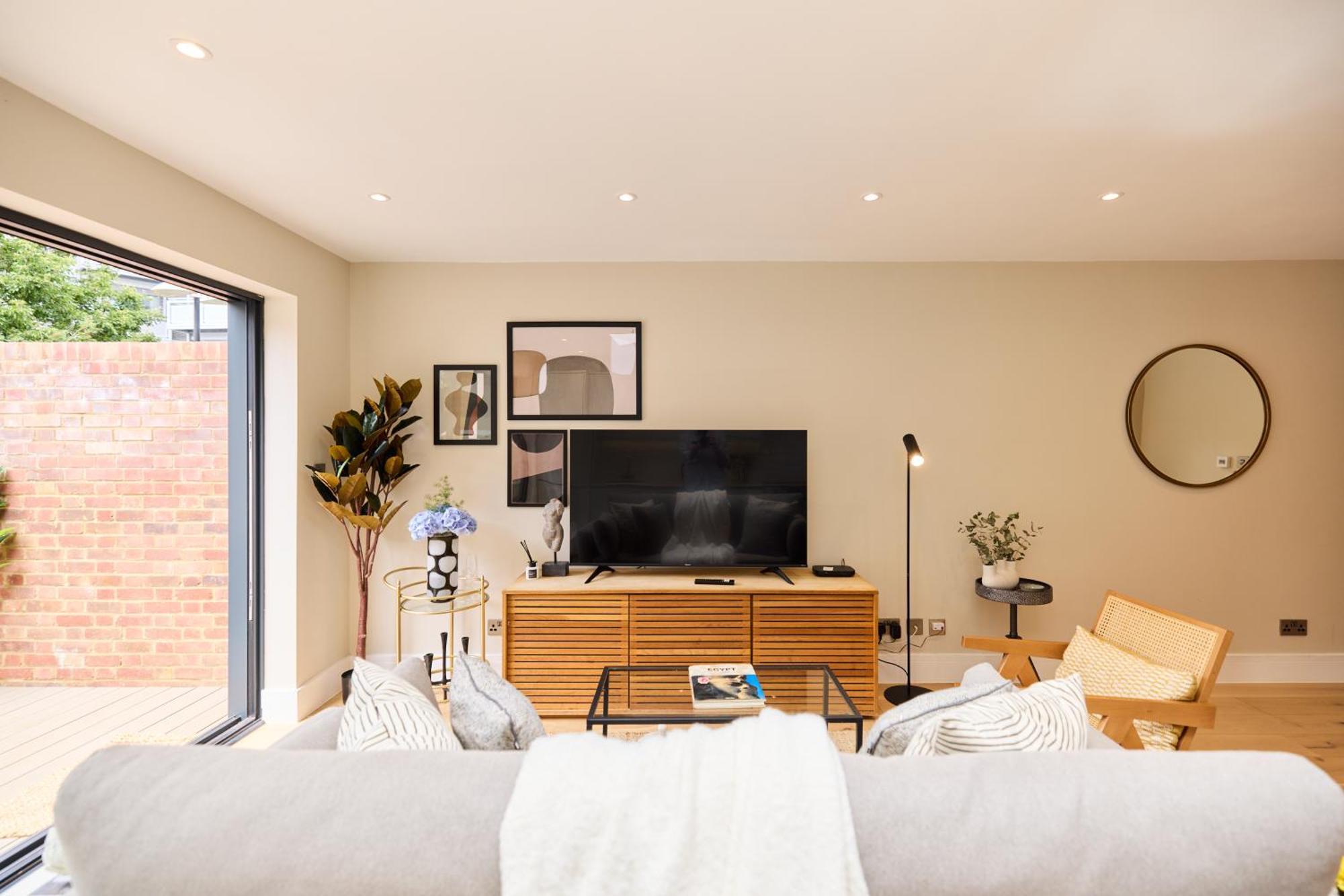 The Brixton Hill Place - Exquisite 2bdr Flat With Terrace * Londra