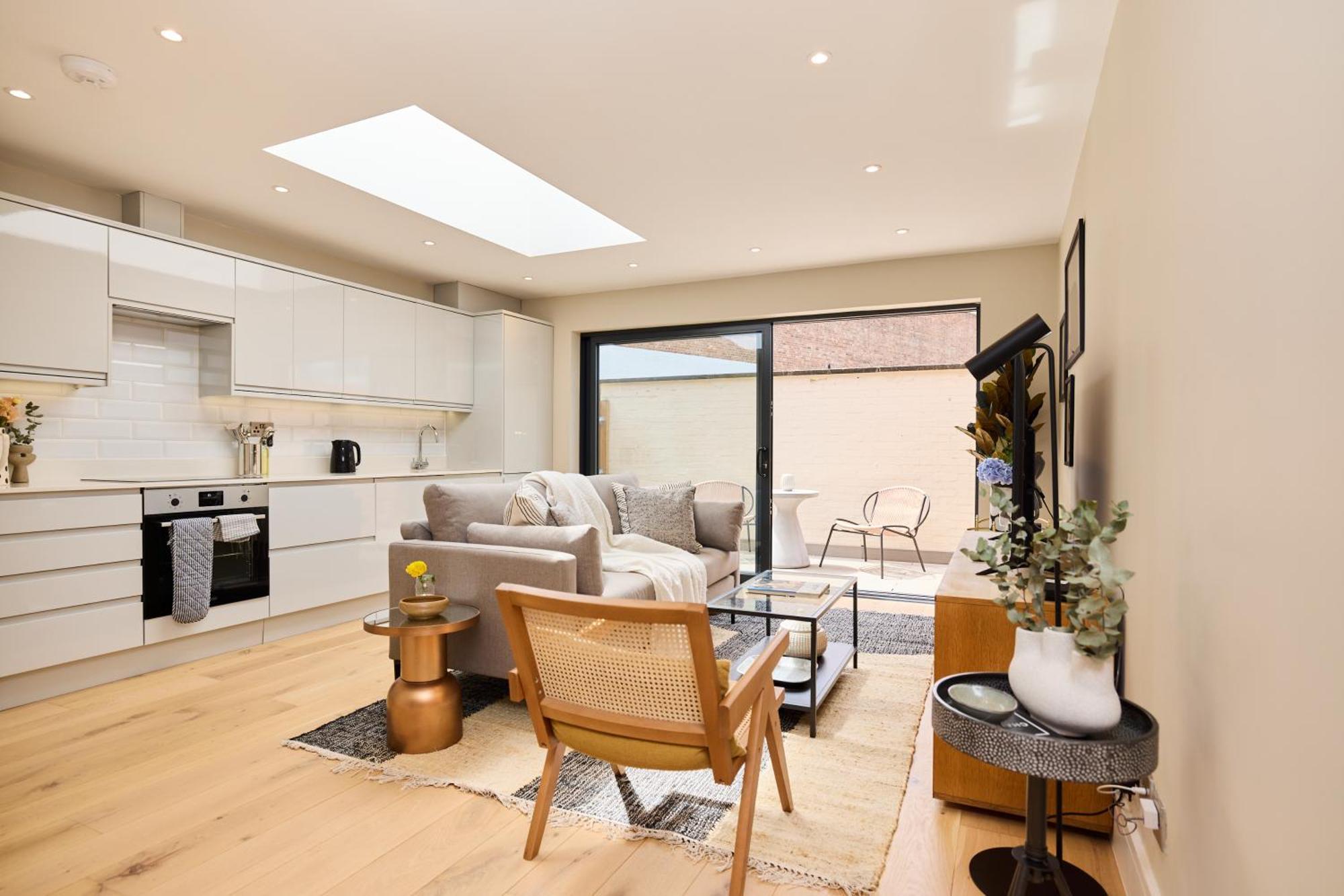 The Brixton Hill Place - Exquisite 2bdr Flat With Terrace