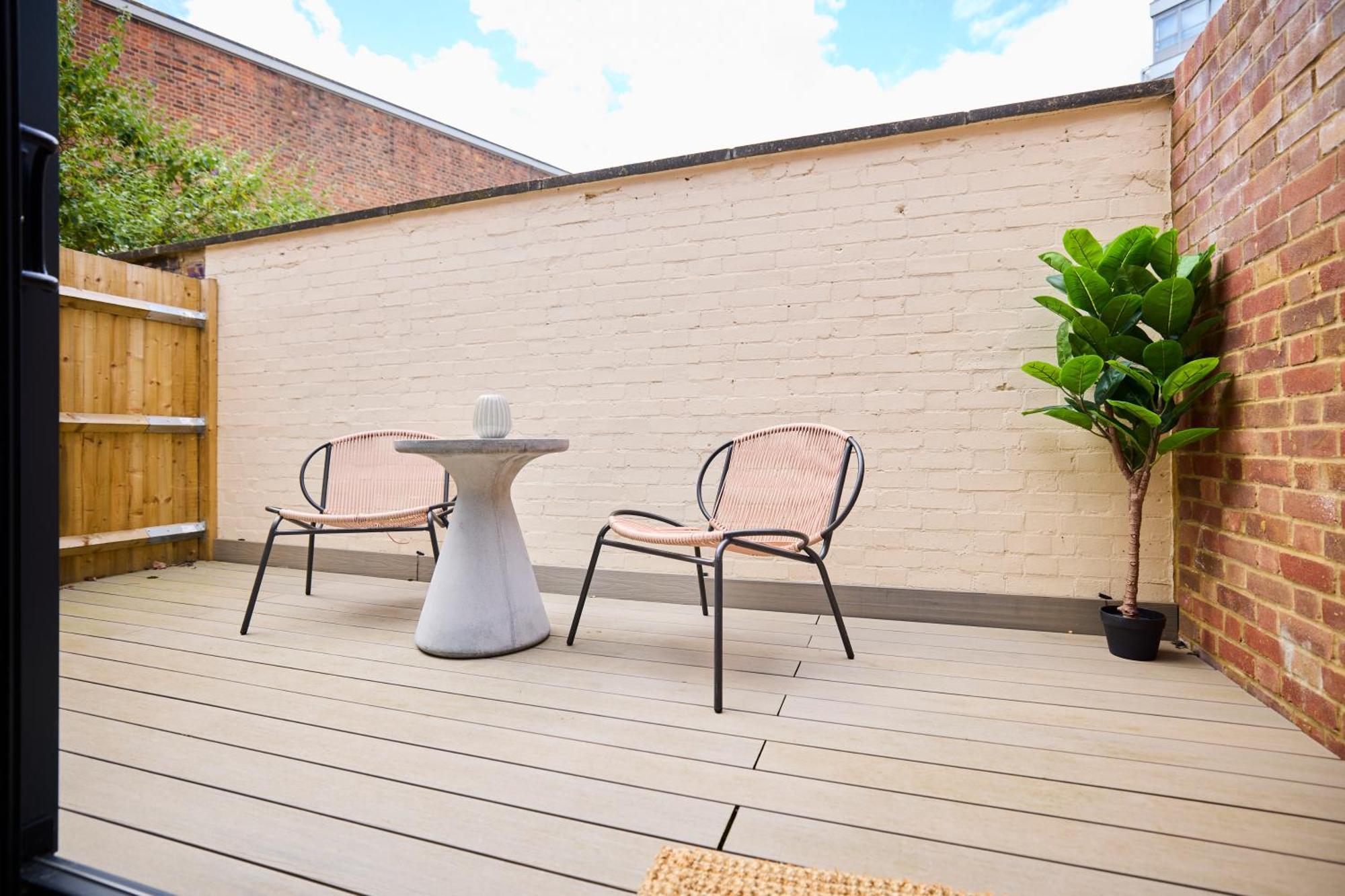 The Brixton Hill Place - Exquisite 2bdr Flat With Terrace